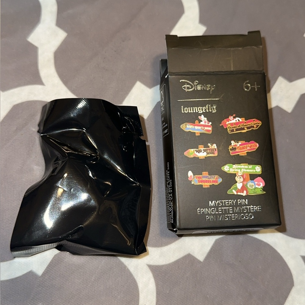 Disney Loungefly Mystery Pin & Primark Bag Bundle - Picture 3 of 10